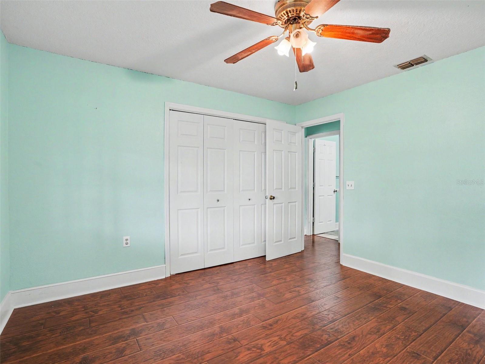 OAKS OF LAKELAND THE - Residential