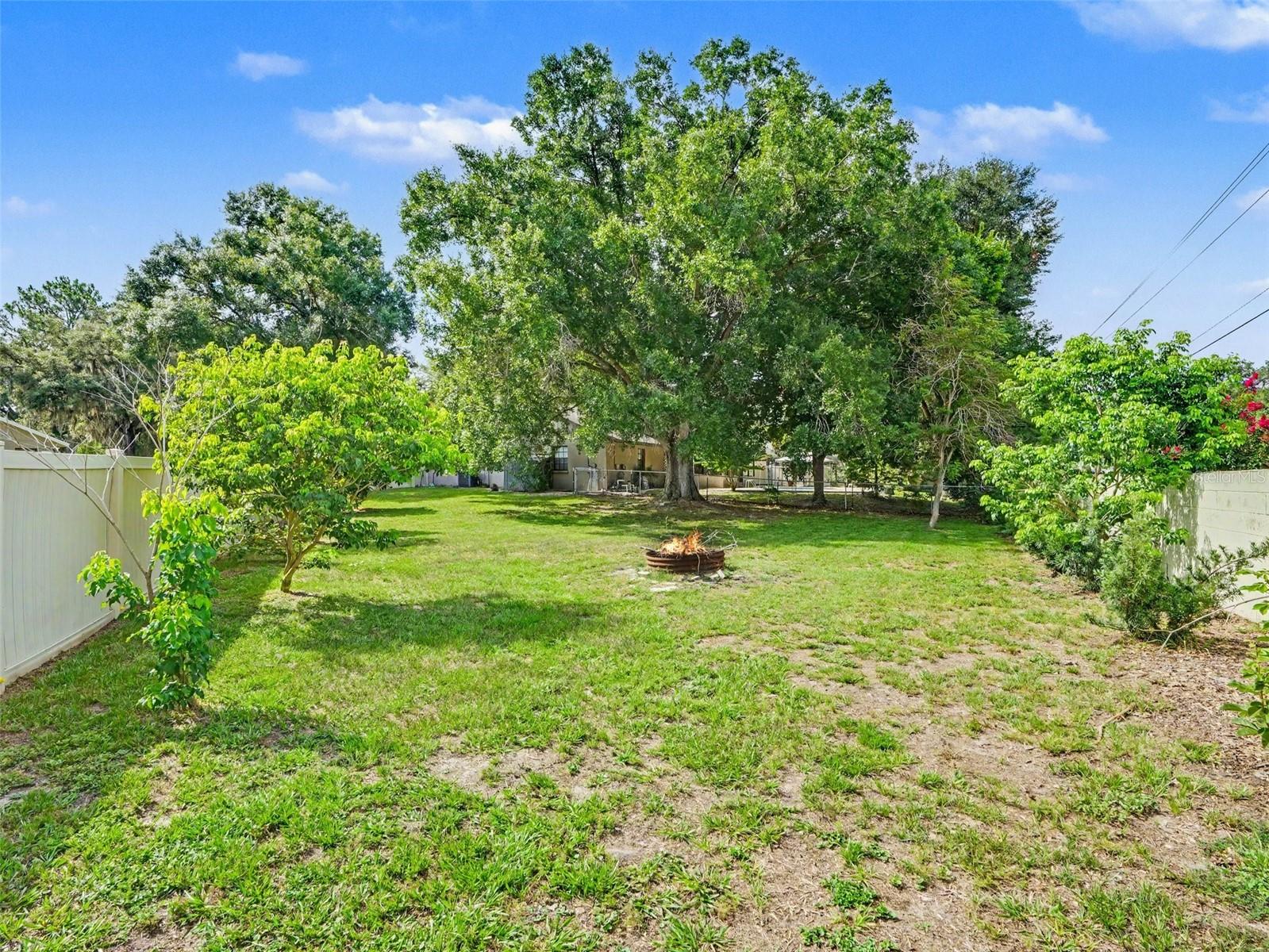 OAKS OF LAKELAND THE - Residential
