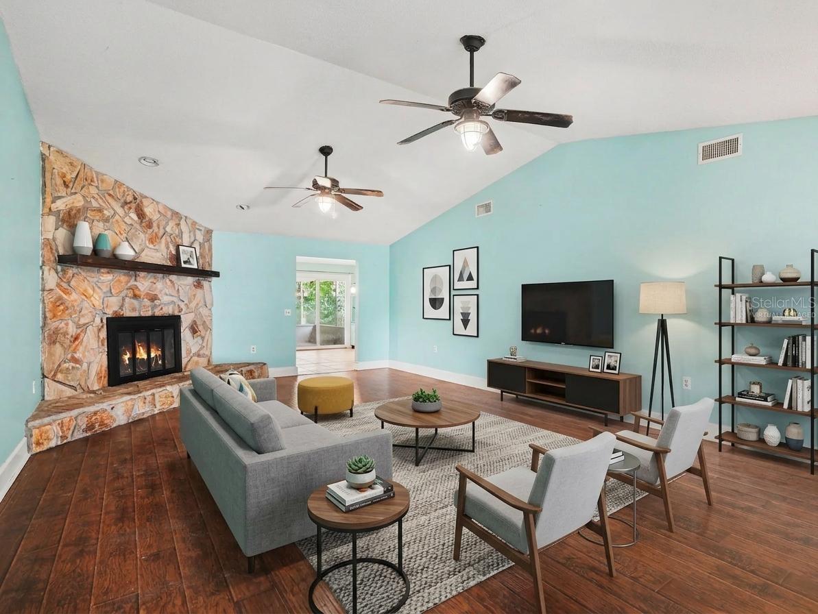 OAKS OF LAKELAND THE - Residential