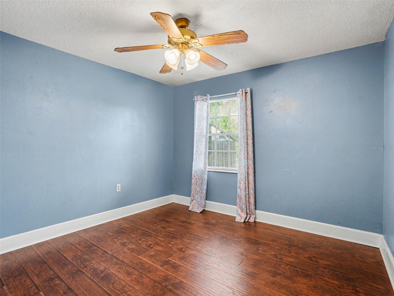 OAKS OF LAKELAND THE - Residential