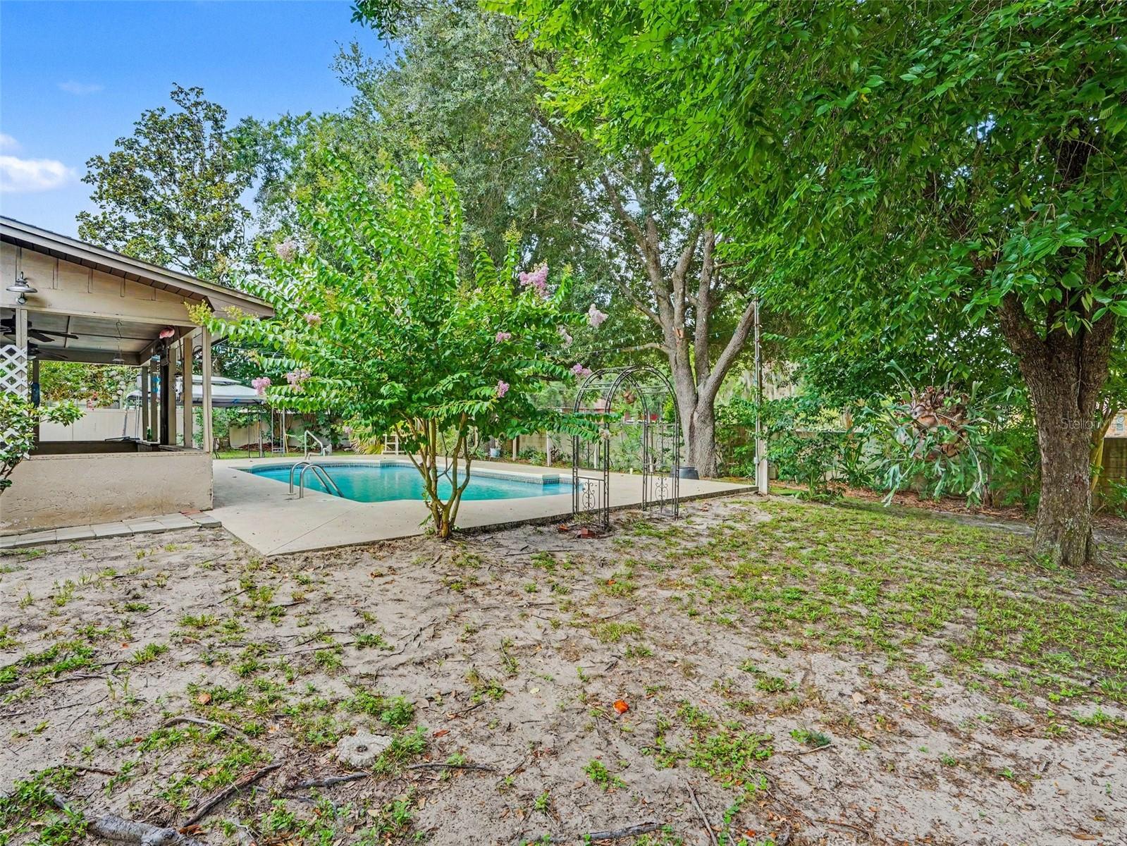 OAKS OF LAKELAND THE - Residential