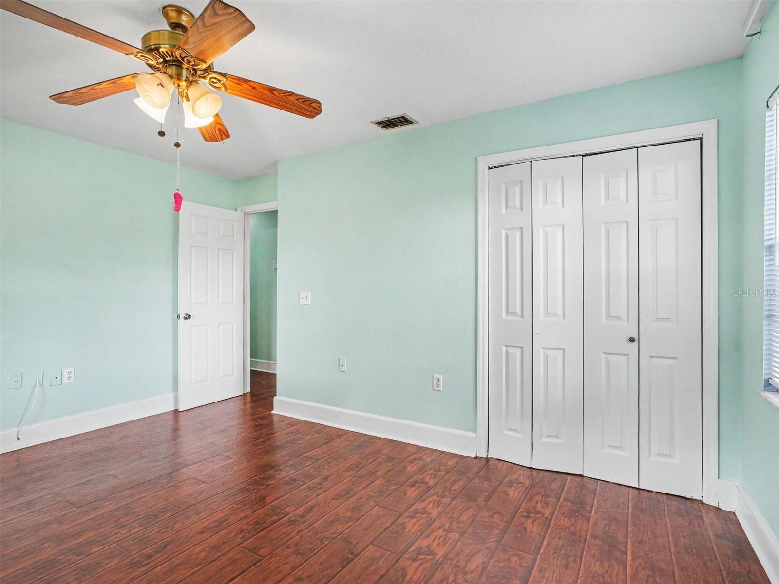 OAKS OF LAKELAND THE - Residential
