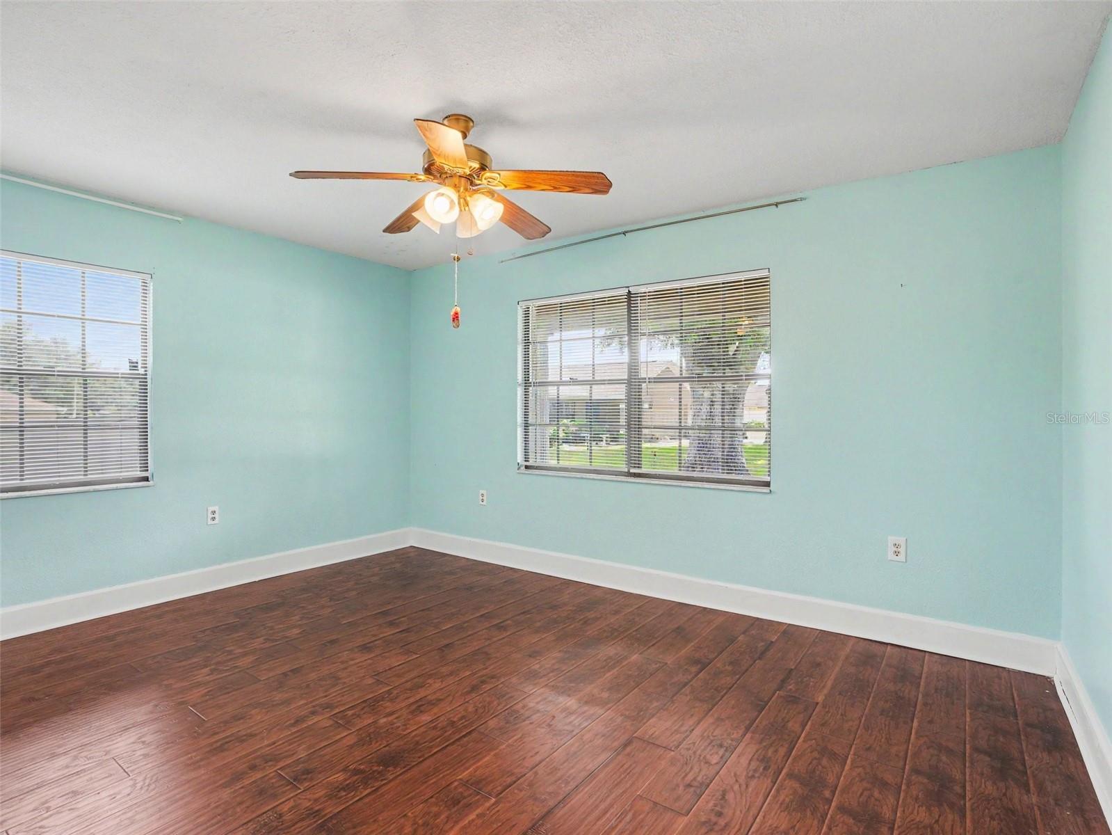 OAKS OF LAKELAND THE - Residential