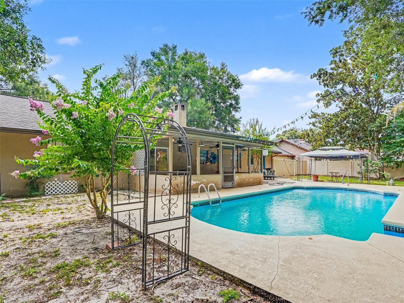 OAKS OF LAKELAND THE - Residential