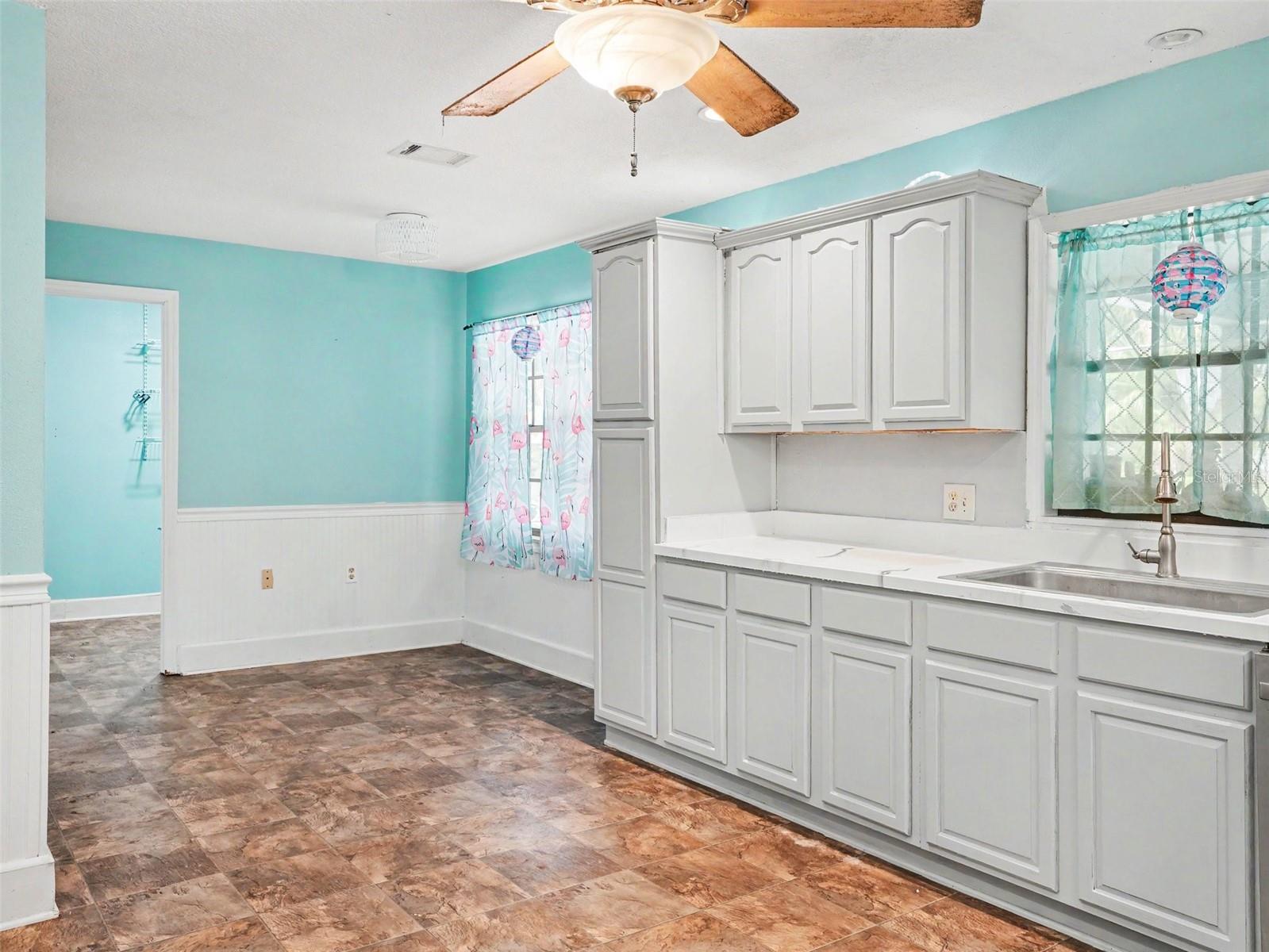 OAKS OF LAKELAND THE - Residential