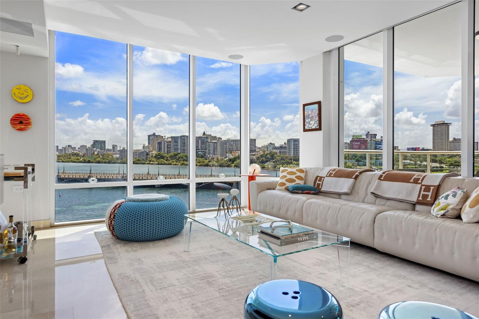 LAGUNA PLAZA CONDOMINIUM - Residential