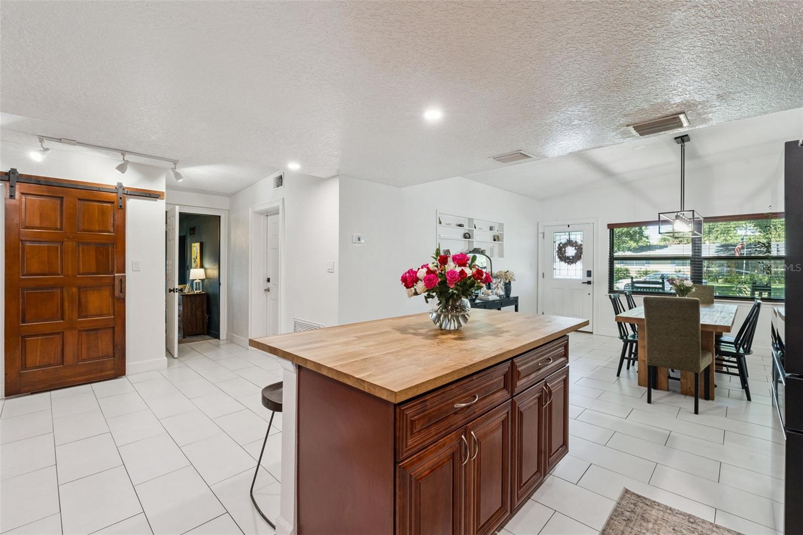 ROBERTA PLACE - Residential
