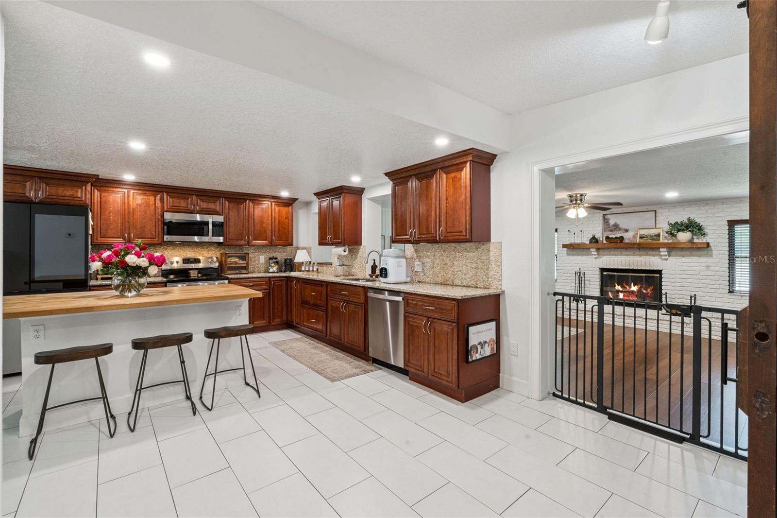 ROBERTA PLACE - Residential