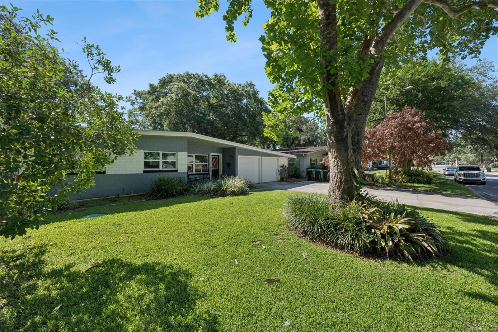 ROBERTA PLACE - Residential