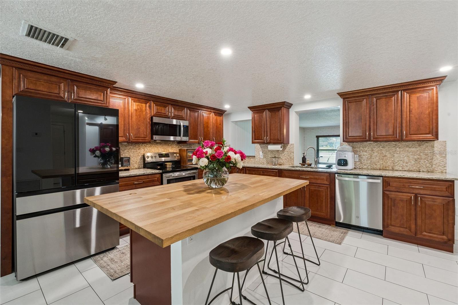 ROBERTA PLACE - Residential