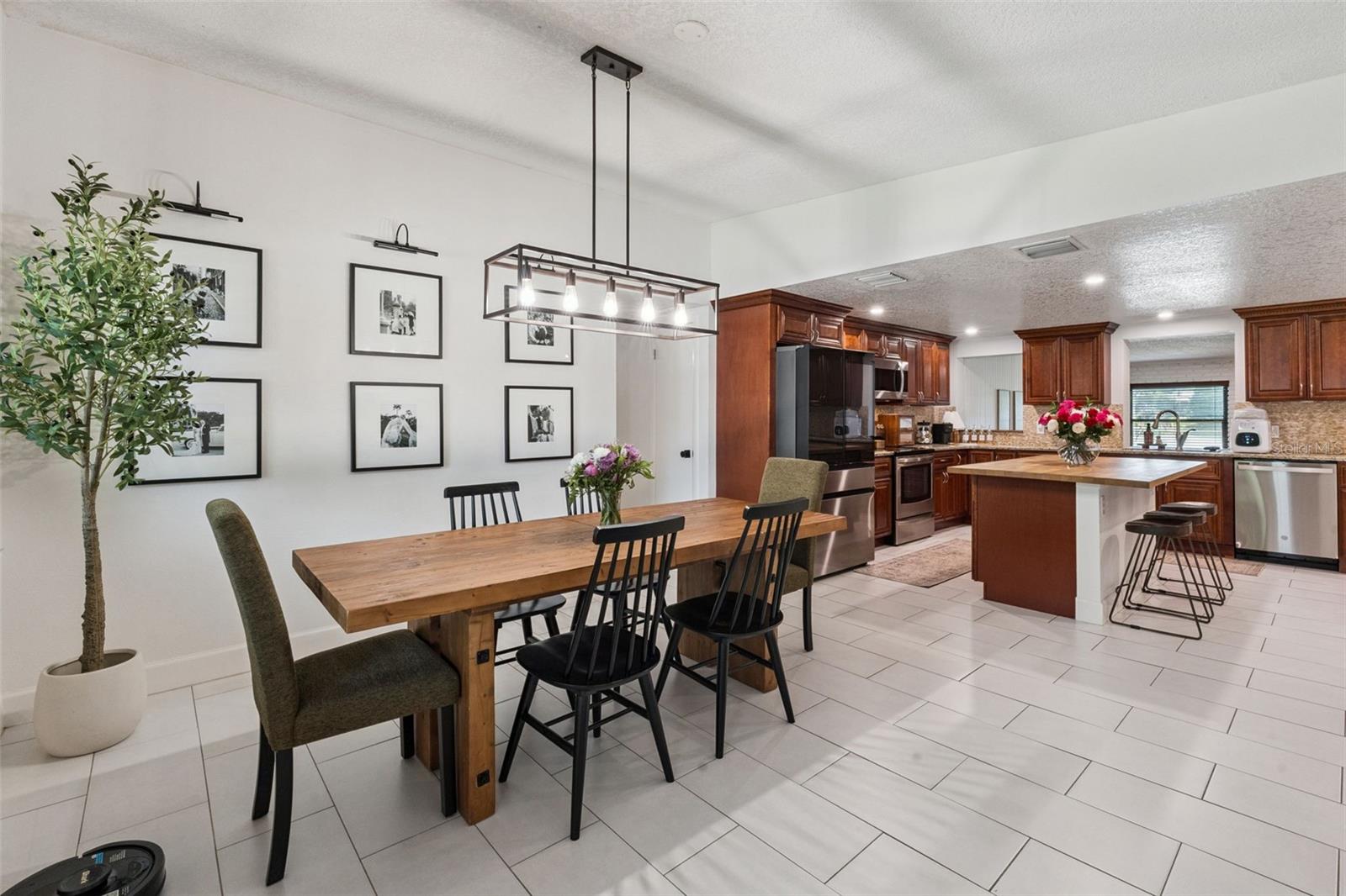 ROBERTA PLACE - Residential