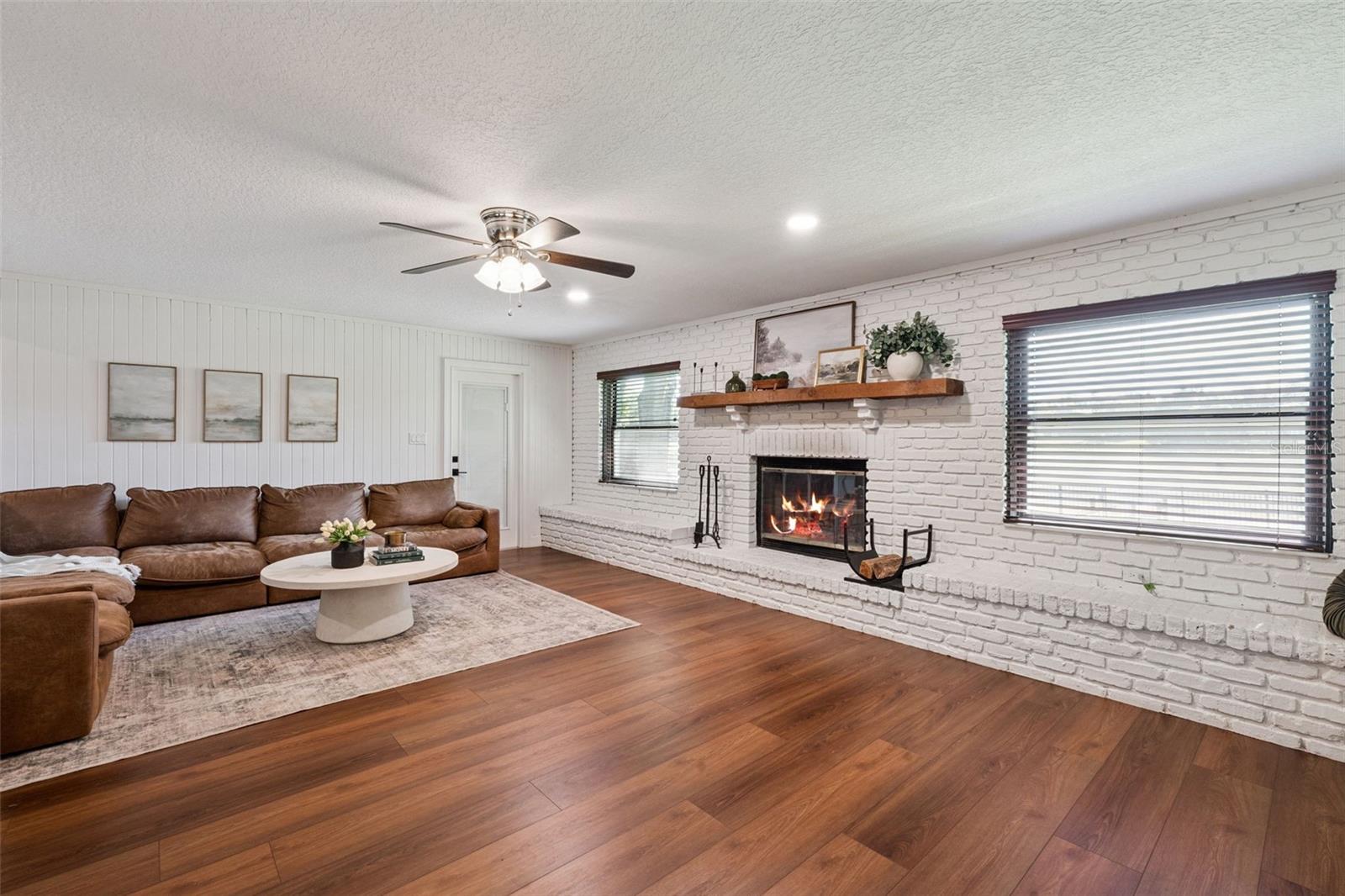 ROBERTA PLACE - Residential