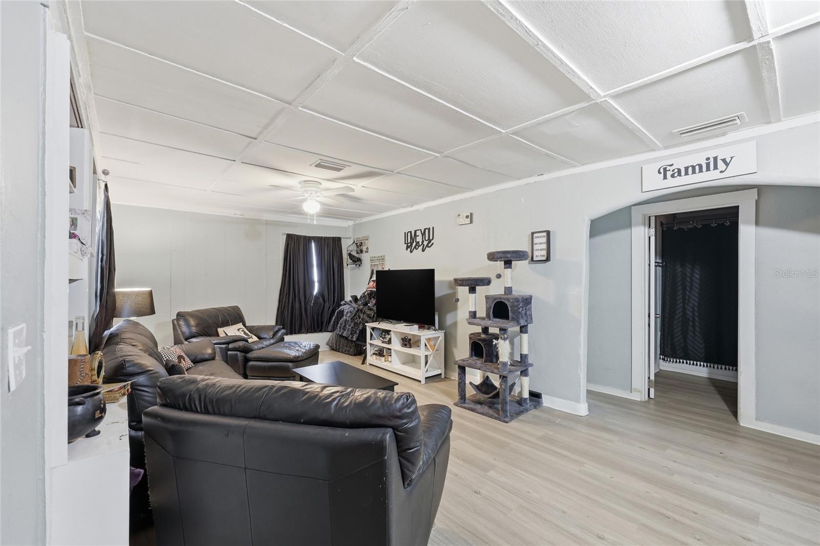 LEESBURG OAK CREST - Residential