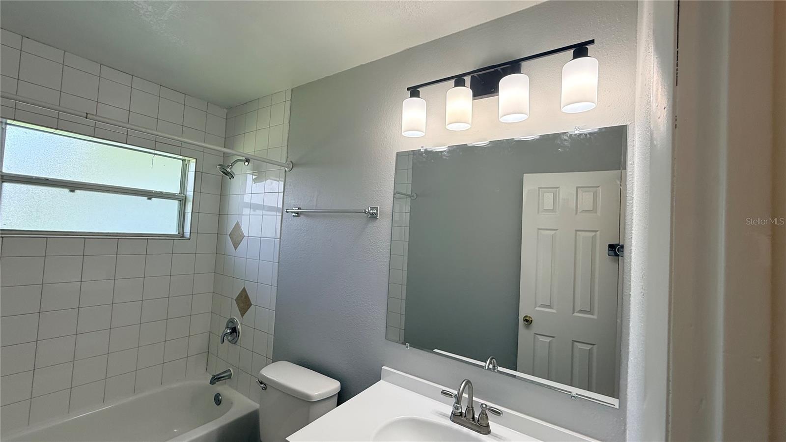TROPICAL PARK UNIT 01 - Residential Lease