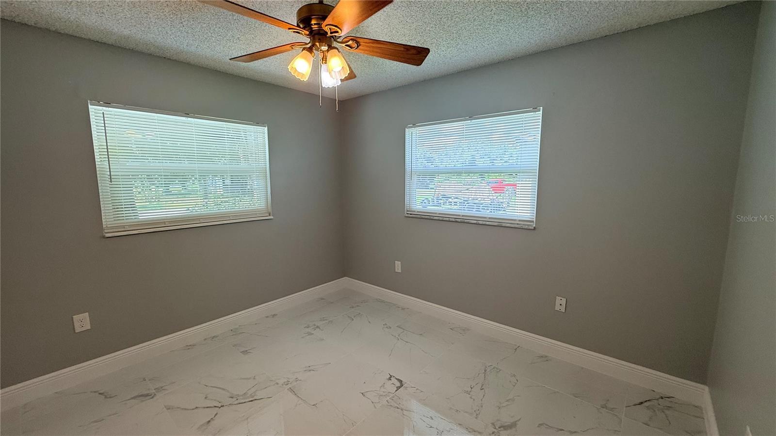 TROPICAL PARK UNIT 01 - Residential Lease
