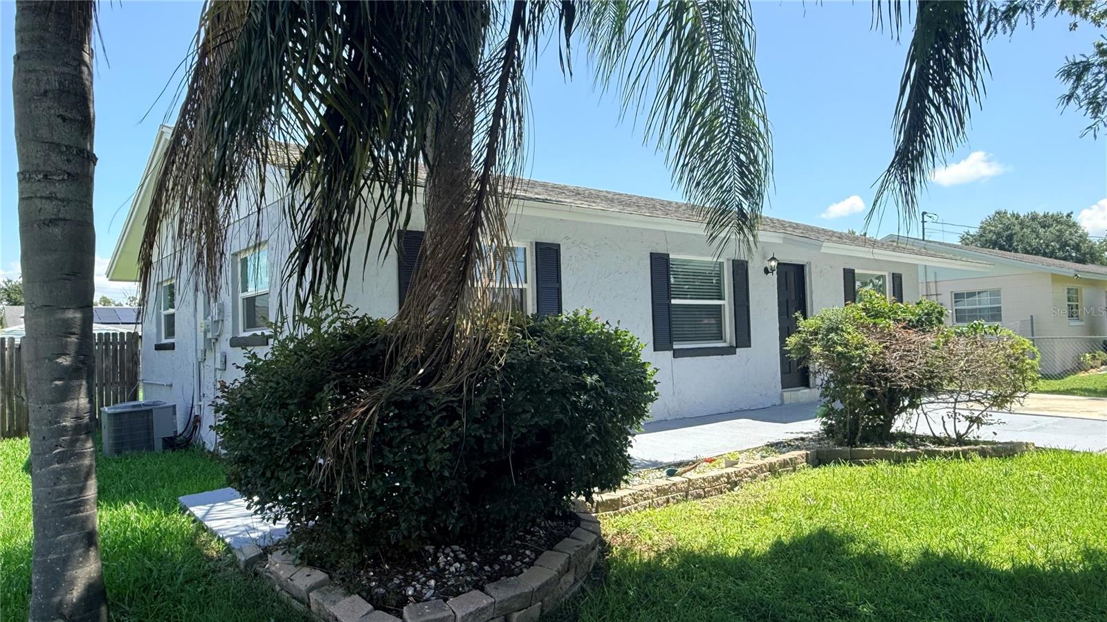 TROPICAL PARK UNIT 01 - Residential Lease