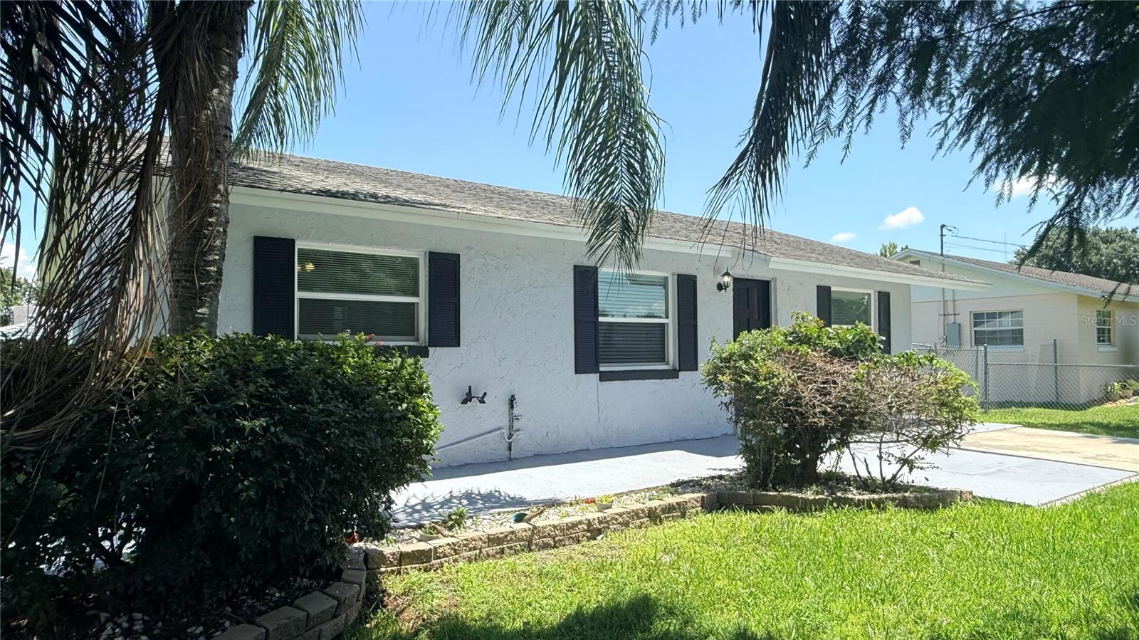TROPICAL PARK UNIT 01 - Residential Lease
