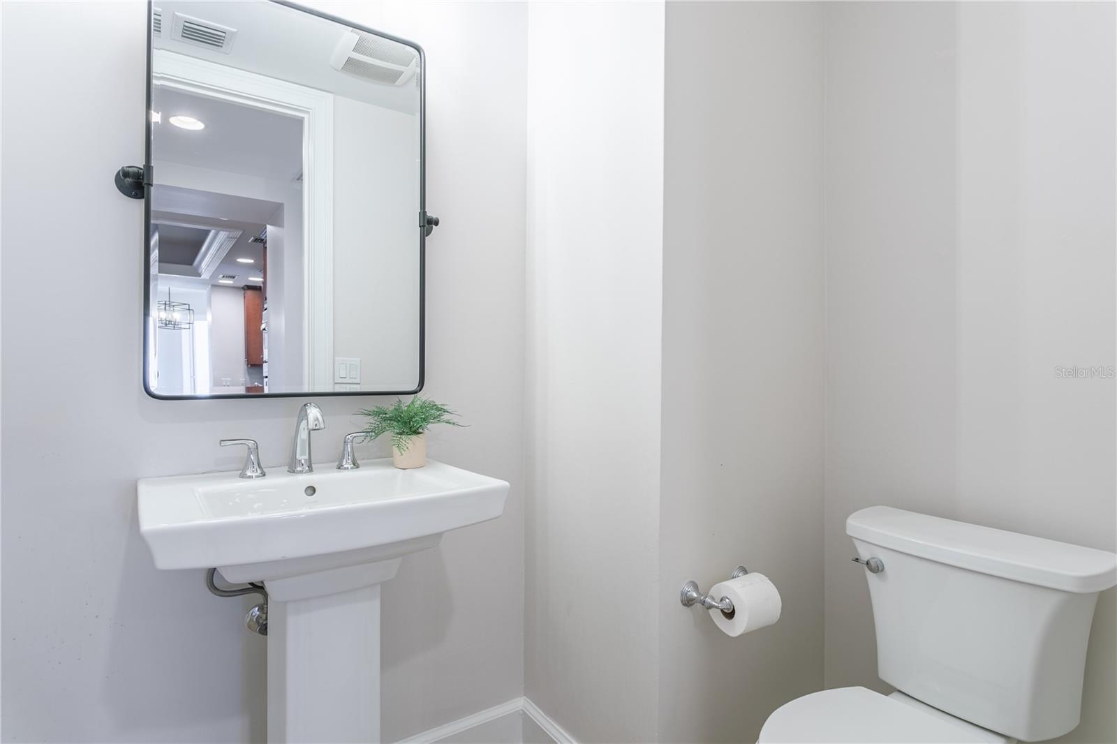 PARKSHORE PLAZA CONDO - Residential Lease