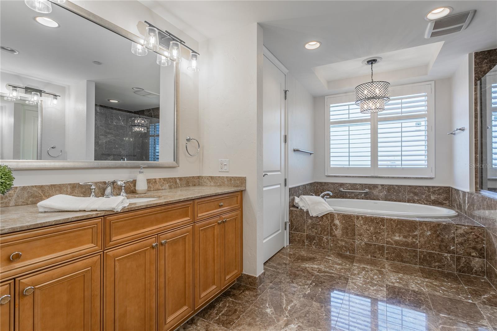 PARKSHORE PLAZA CONDO - Residential Lease