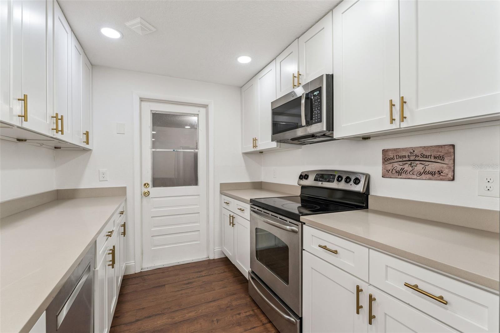 GOLDEN HEIGHTS - Residential