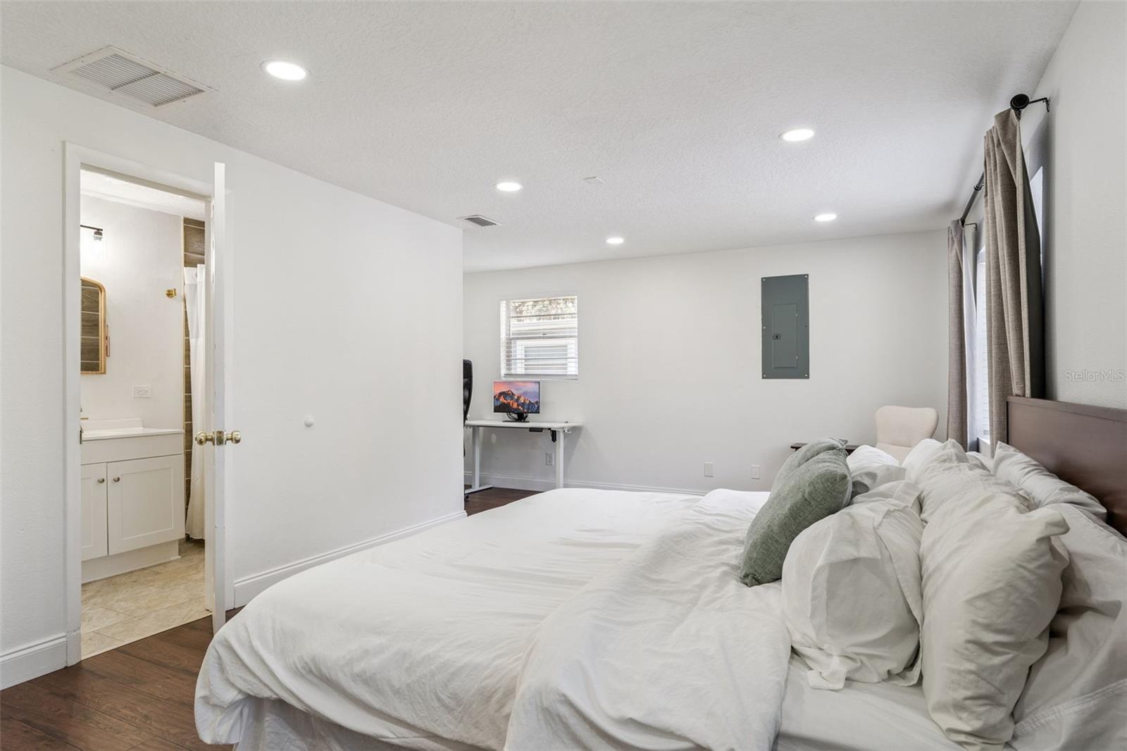 GOLDEN HEIGHTS - Residential