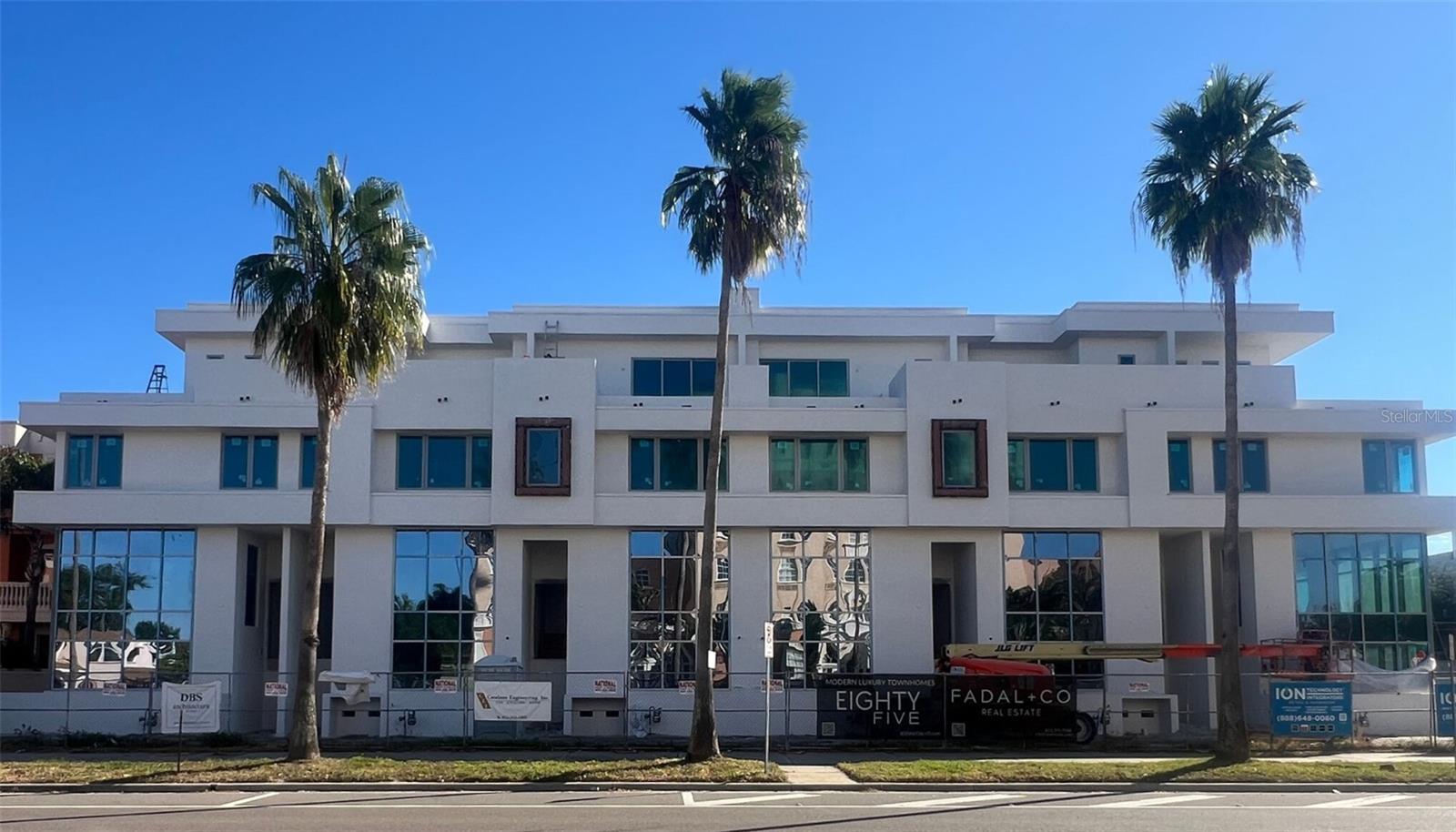D2K | 85 DAVIS TOWNHOME - Residential