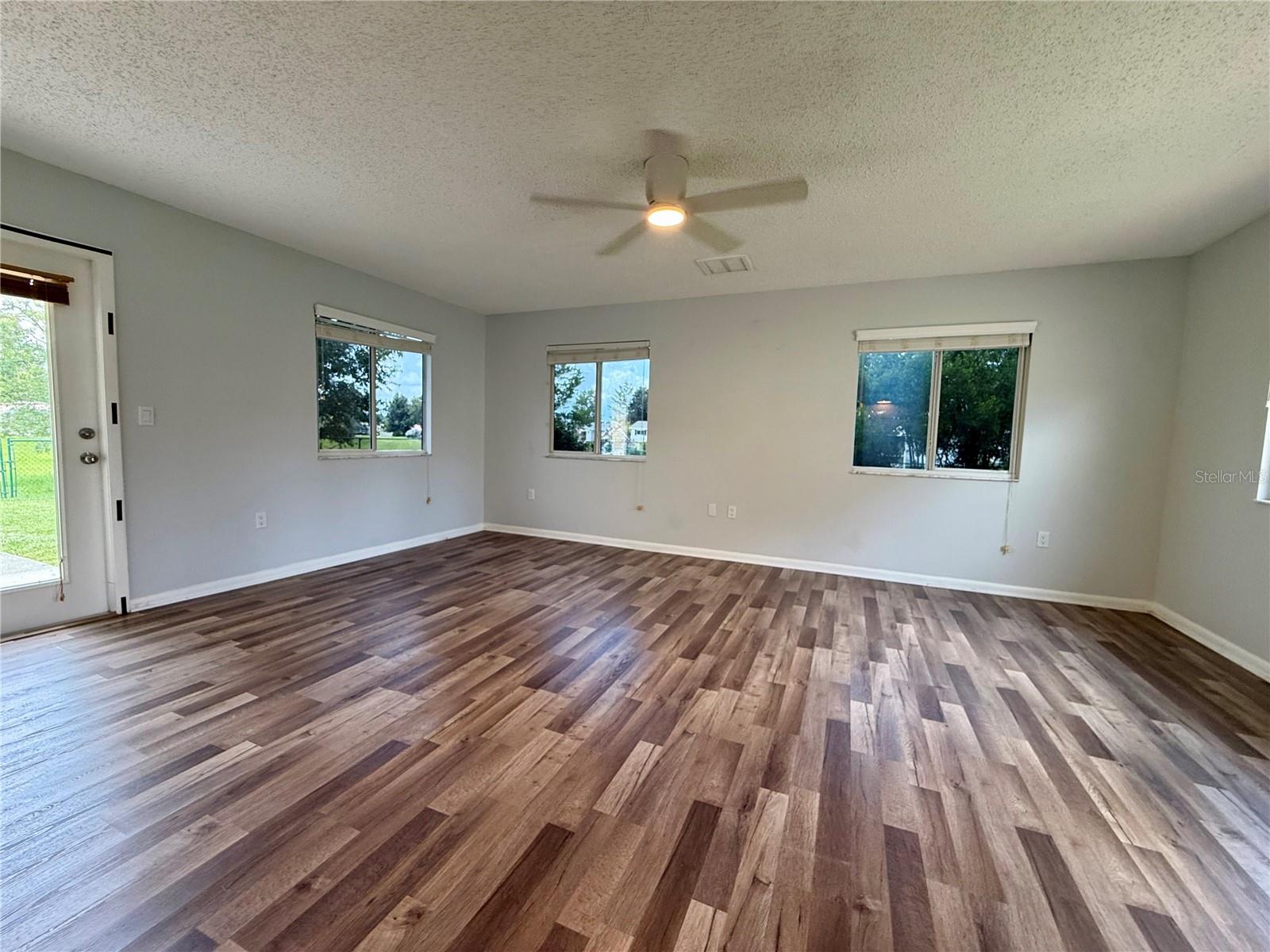PALM CAY - Residential