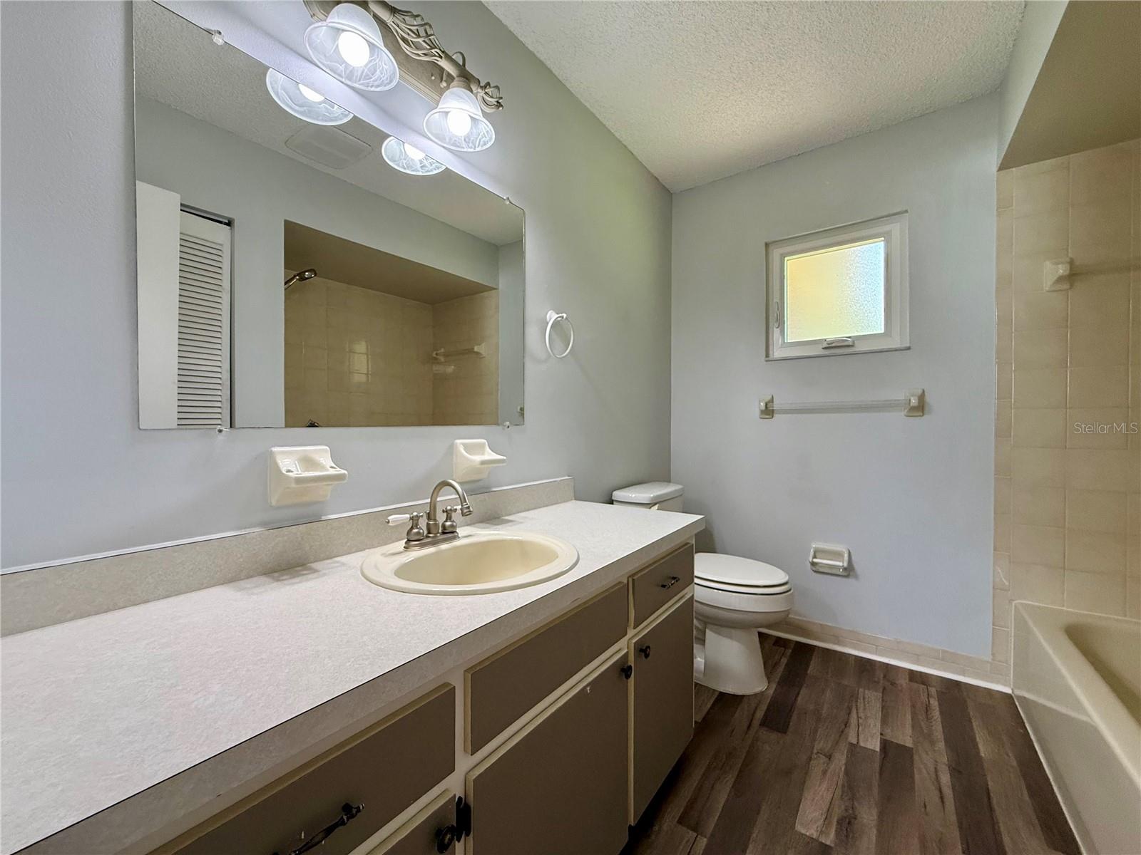 PALM CAY - Residential