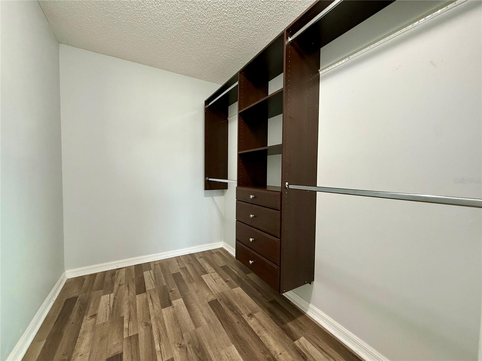 PALM CAY - Residential
