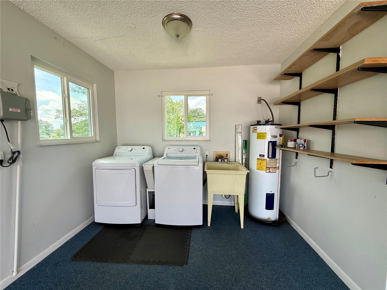PALM CAY - Residential