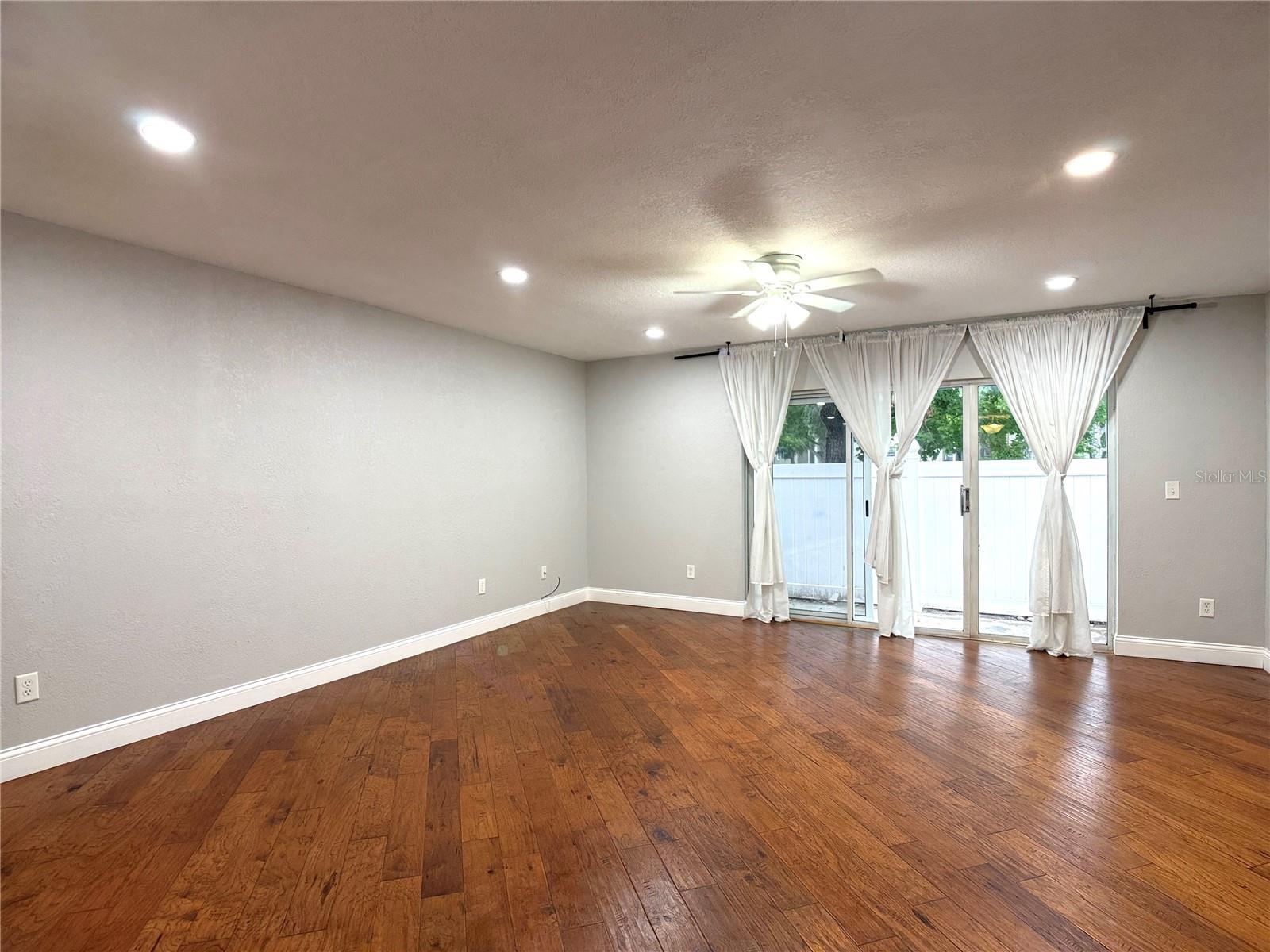 CYPRESS CRK GOLF TOWNHOMES CONDO - Residential Lease