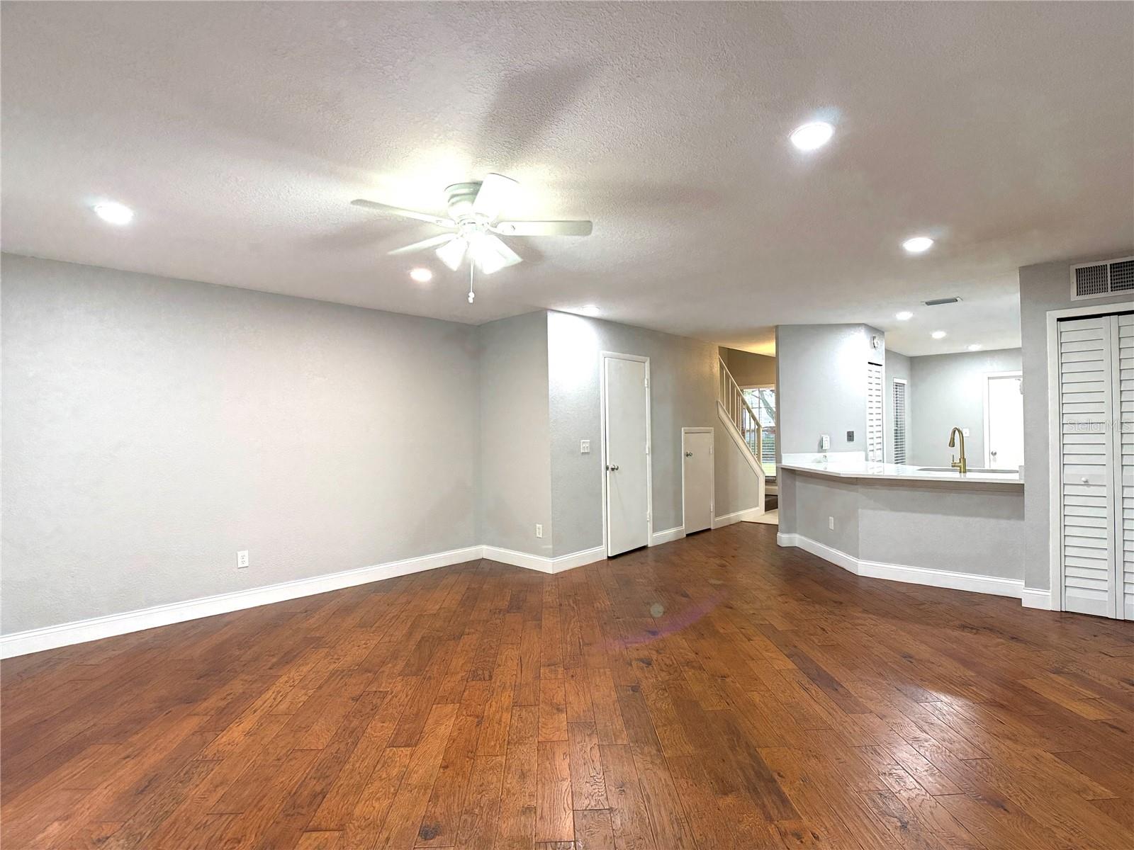 CYPRESS CRK GOLF TOWNHOMES CONDO - Residential Lease