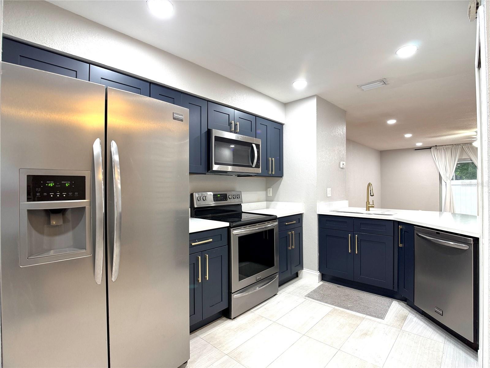 CYPRESS CRK GOLF TOWNHOMES CONDO - Residential Lease