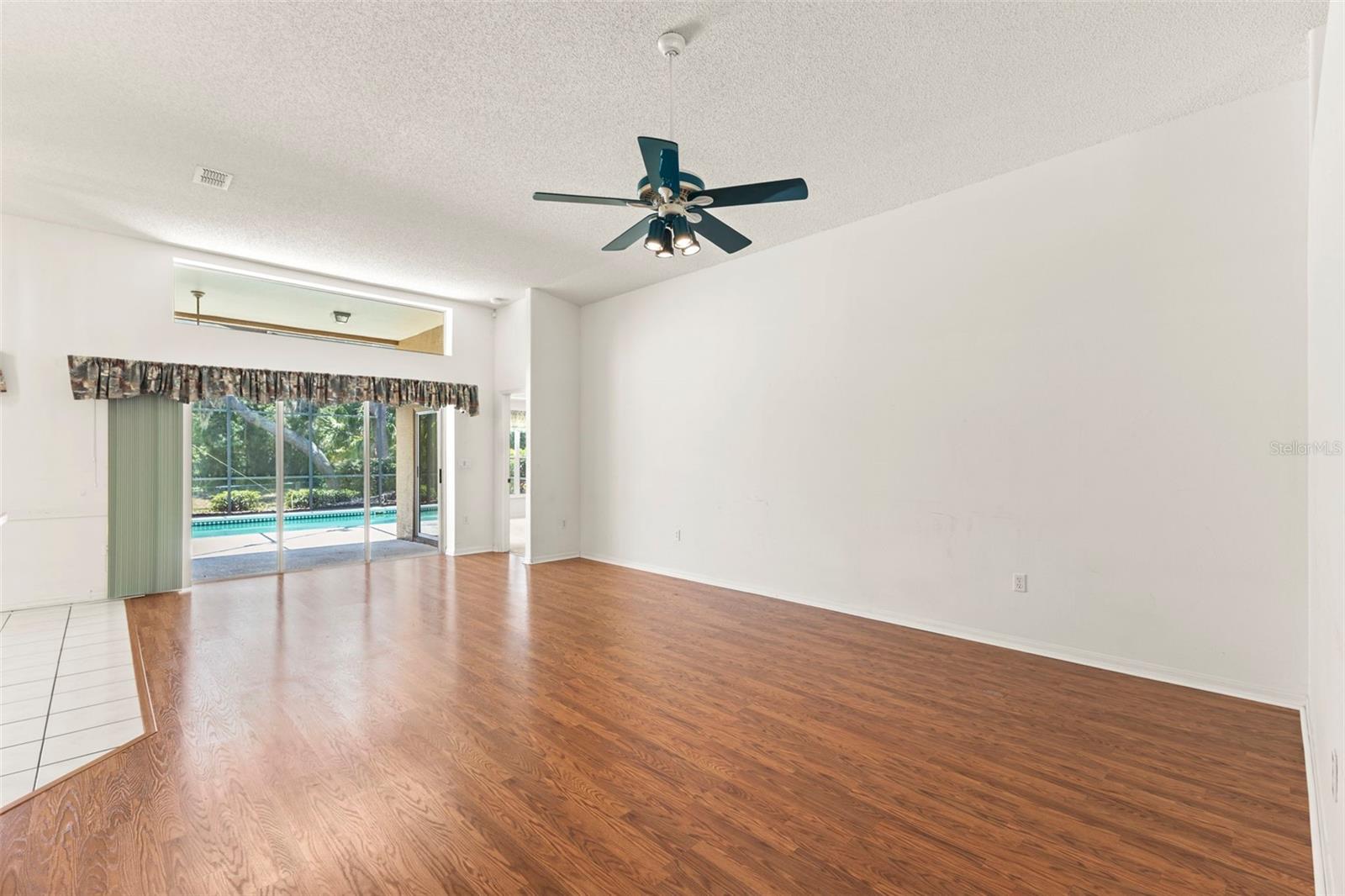 SOUTHERN OAKS - Residential