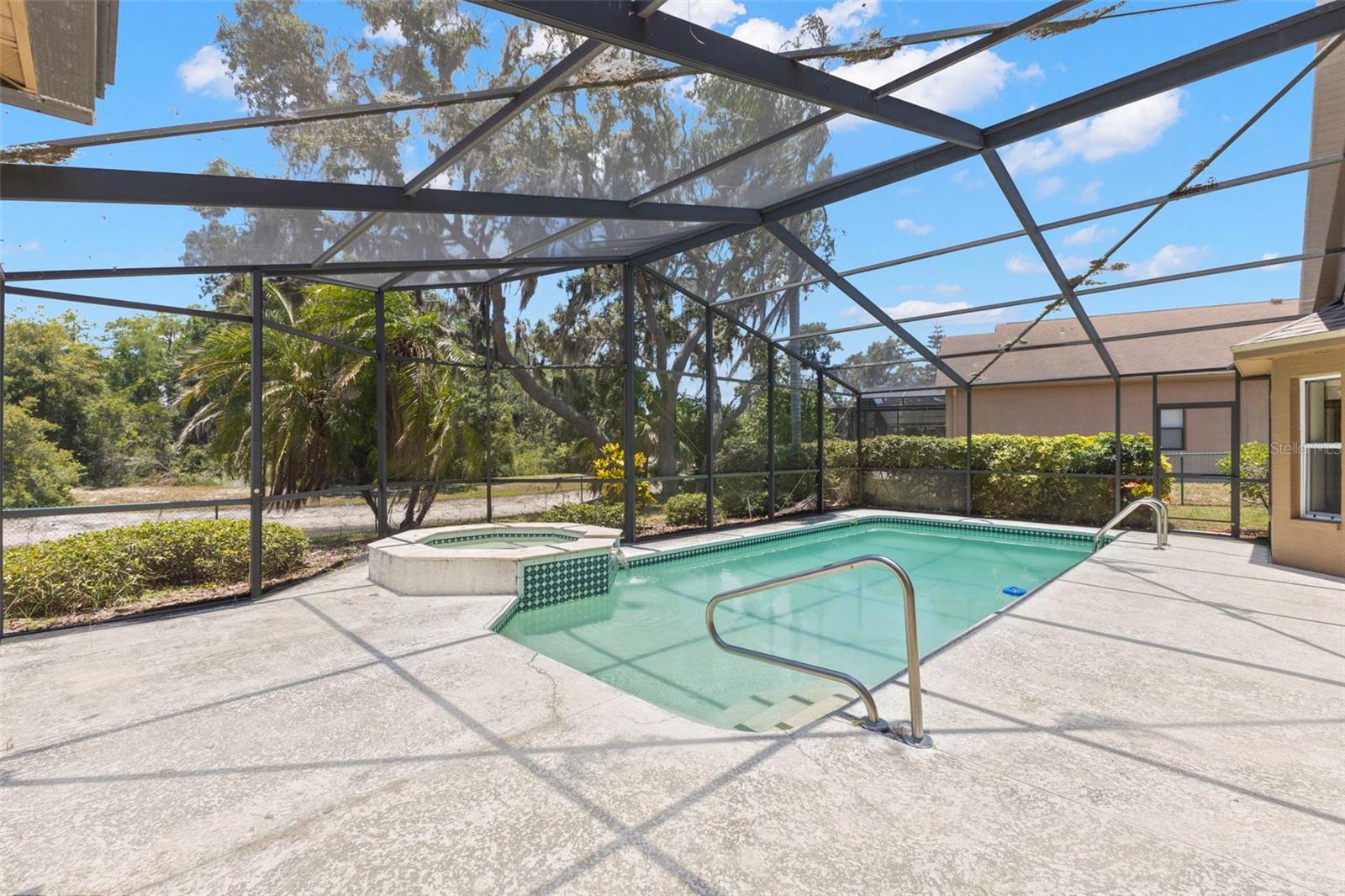 SOUTHERN OAKS - Residential