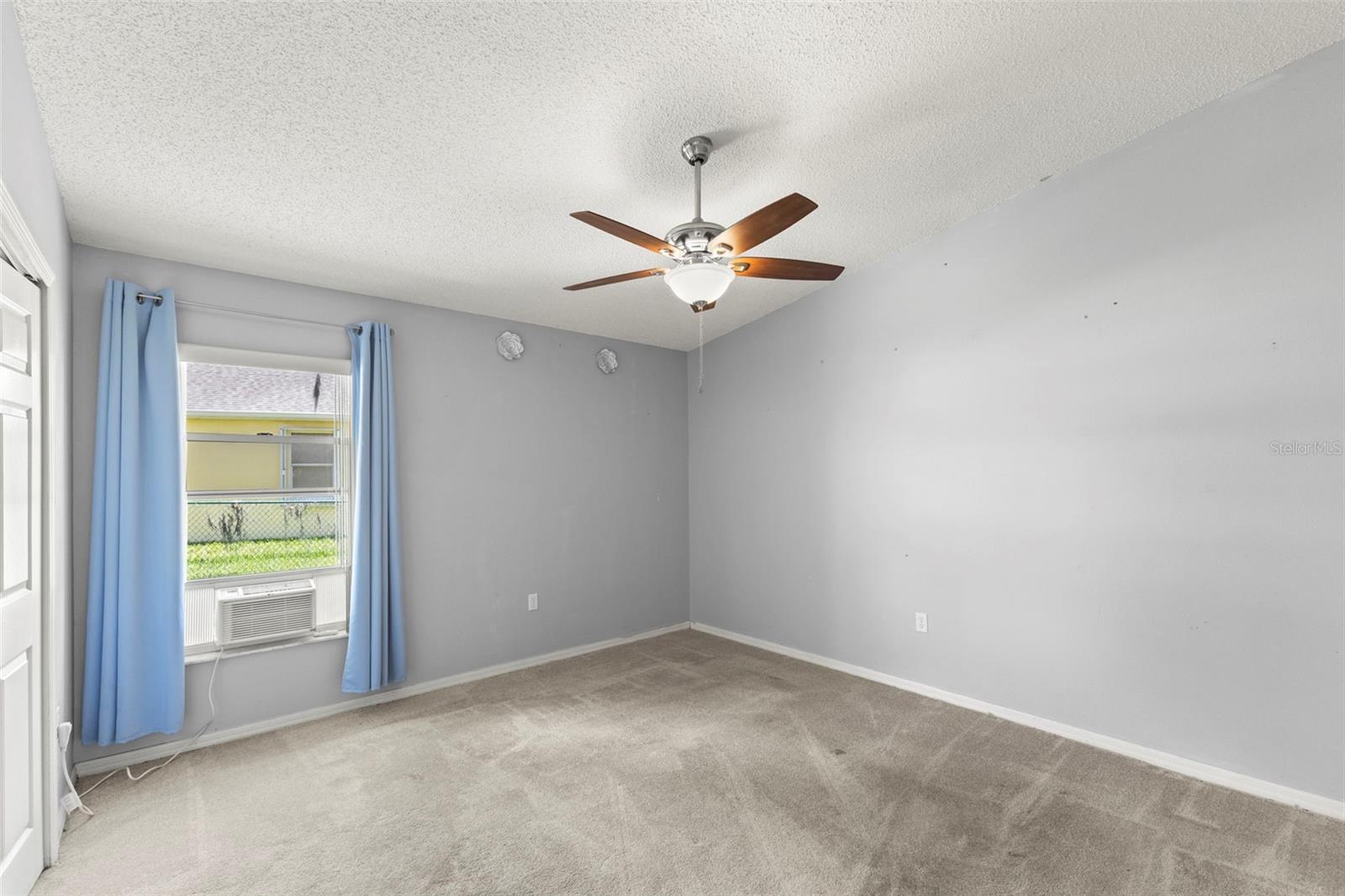 SOUTHERN OAKS - Residential