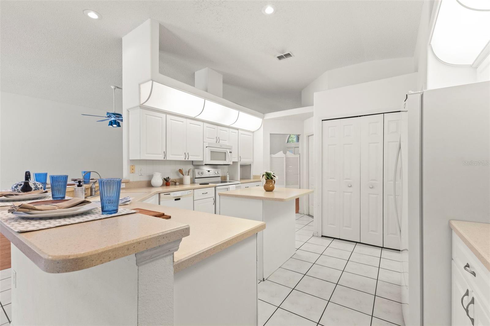 SOUTHERN OAKS - Residential