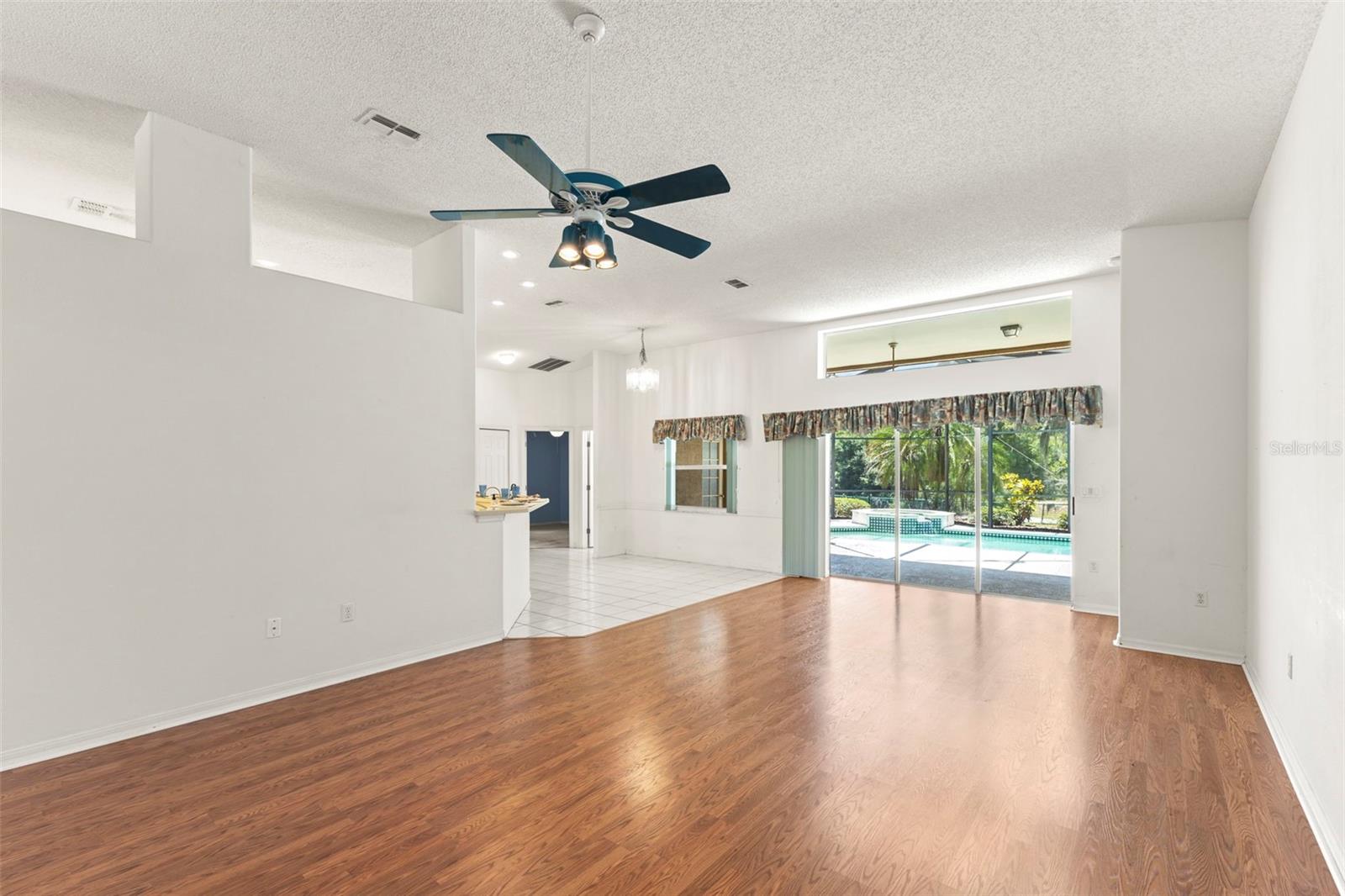 SOUTHERN OAKS - Residential