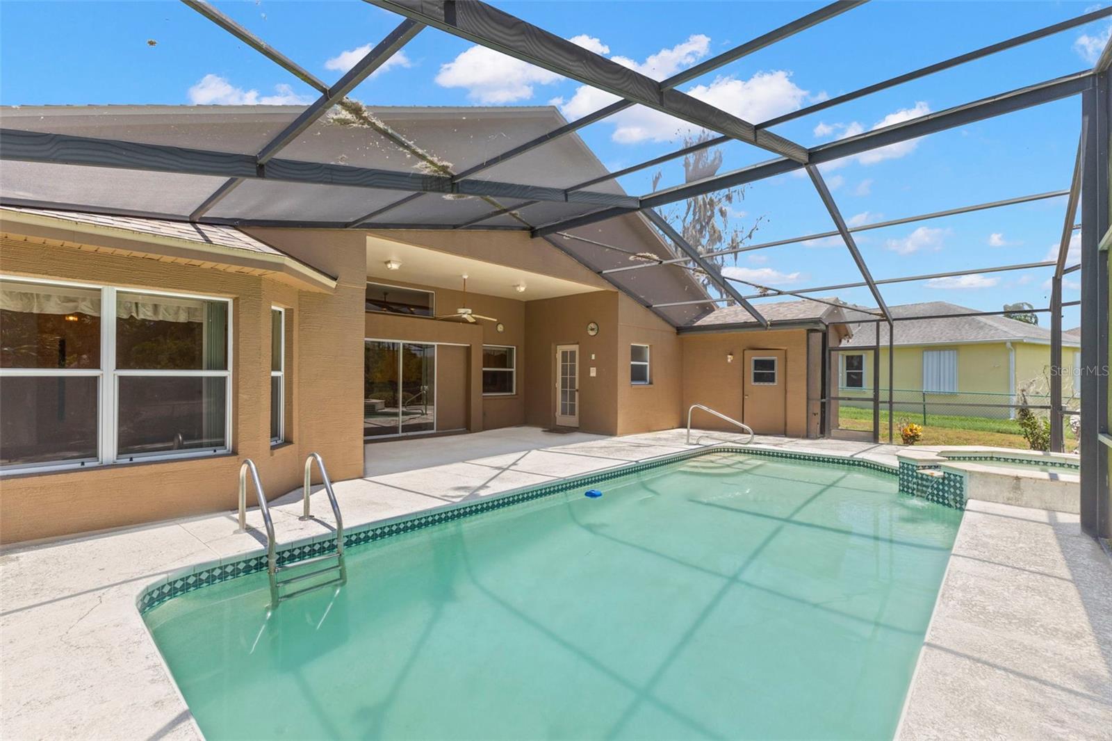 SOUTHERN OAKS - Residential