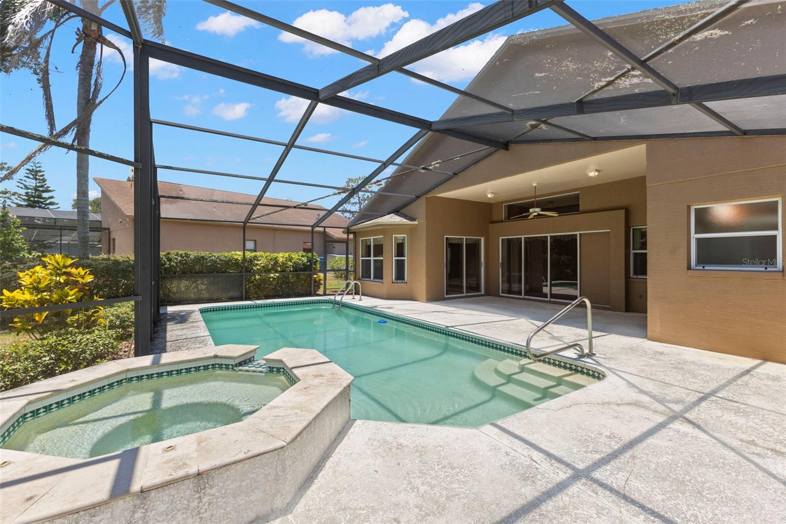 SOUTHERN OAKS - Residential