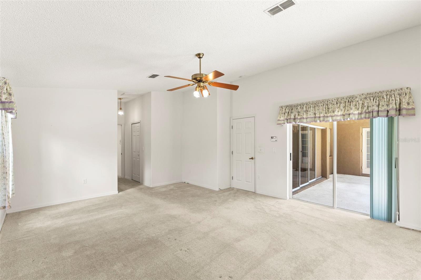 SOUTHERN OAKS - Residential
