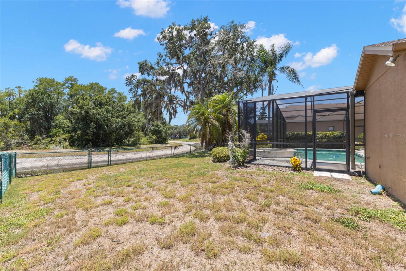 SOUTHERN OAKS - Residential