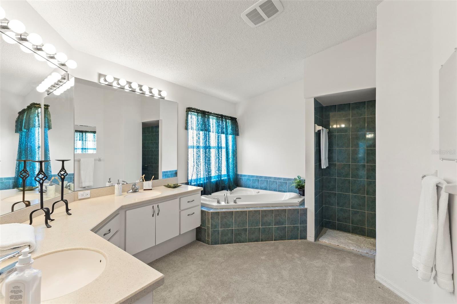 SOUTHERN OAKS - Residential