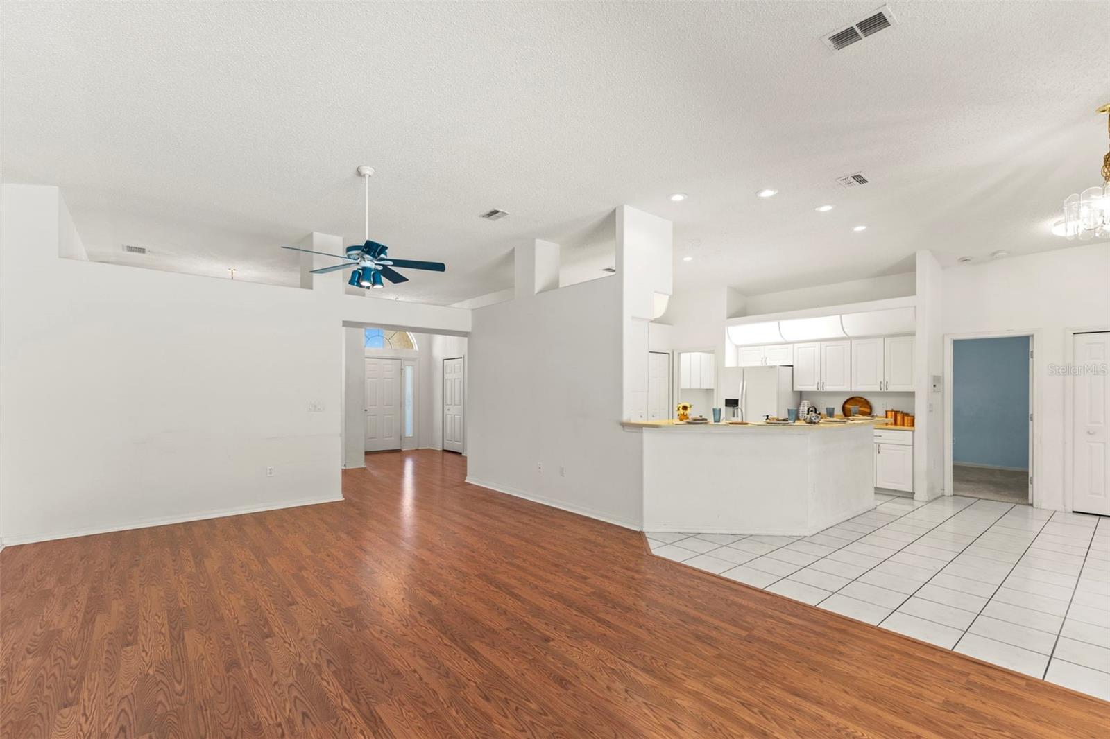 SOUTHERN OAKS - Residential