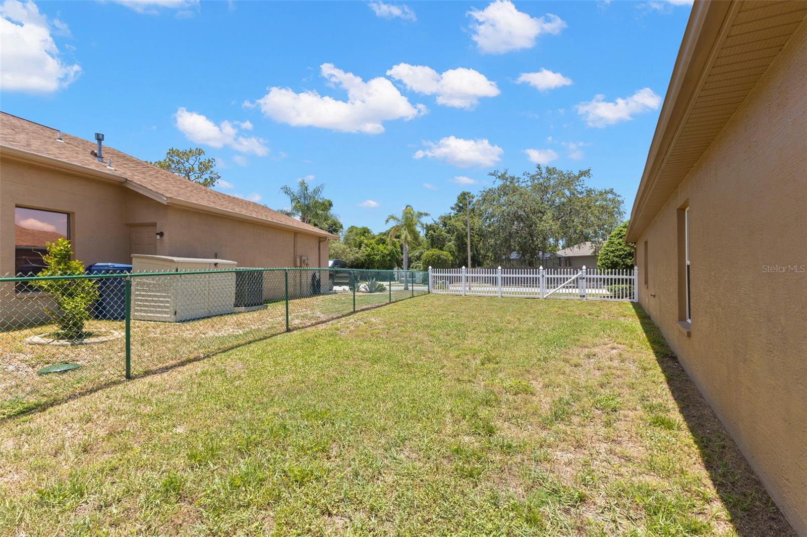 SOUTHERN OAKS - Residential