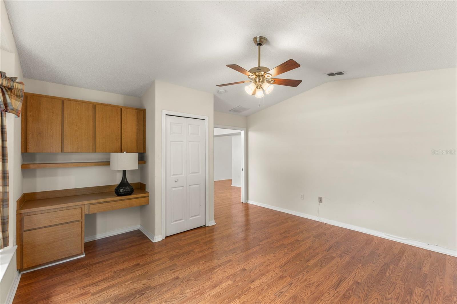 SOUTHERN OAKS - Residential
