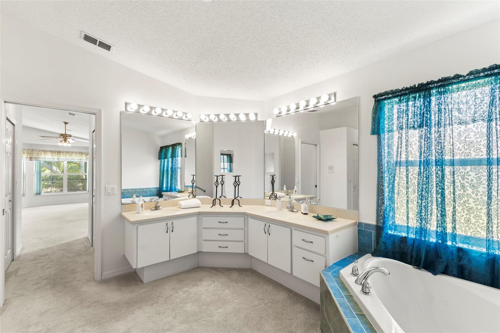 SOUTHERN OAKS - Residential