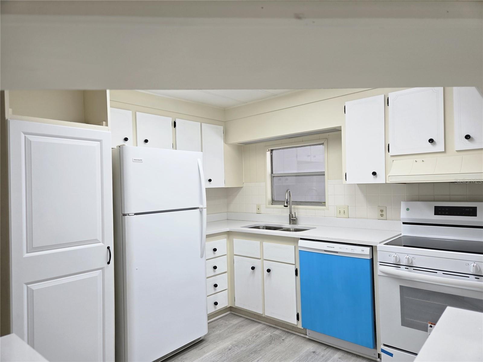 BANBURY VILLAGE CONDO - Residential