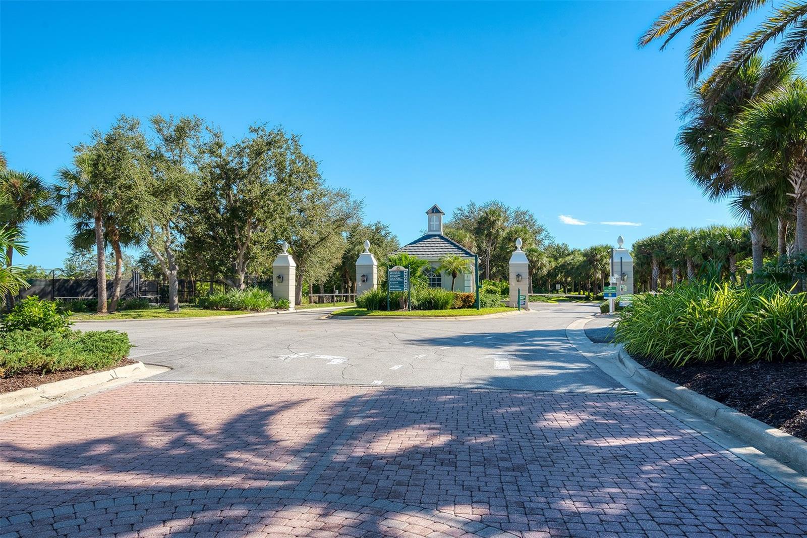 BOCA ROYALE GOLF COURSE - Residential