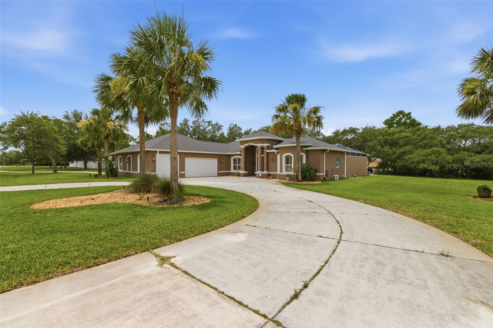 ROYAL HIGHLANDS - Residential